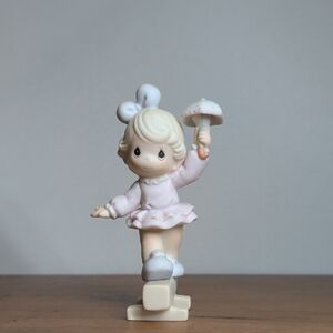 Precious Moments 1993 "Markie" From Sammy's Circus Figurine with Umbrella